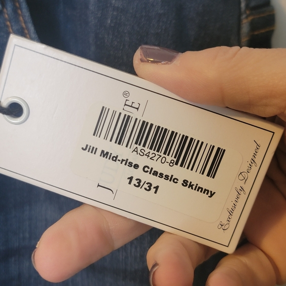 NWT Judy Blue Mid Rise Classic Skinny Jeans Raw‎ Edge 13/31 - Picture 6 of 12